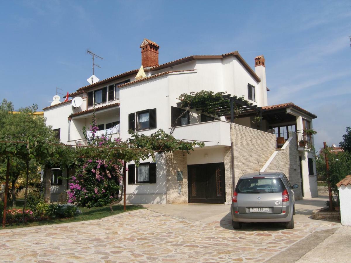 Nice And Cozy Apartment Ferry In Medulin Exterior foto